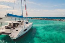 8-Hour Private 44' Leopard Catamaran Tour to Cozumel Beach w/Food & Open Bar