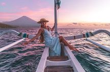 Private Full-Day Lovina Dolphin Watching and Snorkeling Boat Tour
