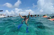 Top Isla Mujeres Catamaran Tour with Snorkel Open Bar and Buffet lunch