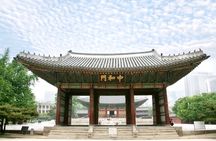 Seoul: Deoksugung Palace Night Tour