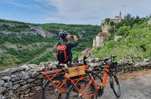 Guided tour of Rocamadour and its canyons by electric bike