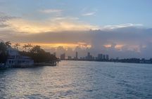 Miami: Sunset Biscayne Bay & Miami Skyline Cruise on Luxury Yacht