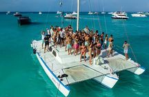 Sailing Catamaran Party to Isla Mujeres from Cancun