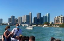 Hop-On Hop-Off Cruise Ticket in Bayside and South Beach in Miami