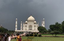 One-Day Private Taj Mahal Tour From Mumbai 