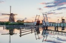 Kinderdijk, The Hague, Mauritshuis Private Tour from Amsterdam