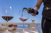 Small Group Santorini Discovery Tour with Lunch and Wine Tasting
