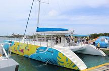Relax yourself in Pleasure Catamaran to Isla Mujeres from Cancún
