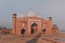 From Mumbai: 2-Days Taj Mahal Sunrise Tour with Flight & Hotel