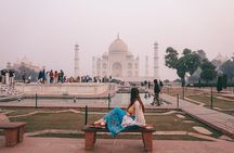 From Mumbai: 2-Days Taj Mahal Sunrise Tour with Flight & Hotel