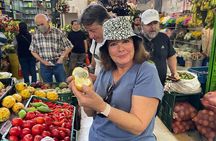 Private Tour to Comuna 13 & Exotic Fruit Market in Medellin!