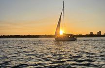 Gold Coast 2 hour Sunset Sailing Cruise with Drinks&Tasting Plate