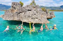 Full Day Private Catamaran Cruise to Bénitiers Island