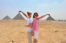 8-Hours Private Guided Tour in Giza , Egyptian Museum & Market with Lunch