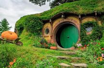 Hobbiton Movie Set Guided Tour small group from Auckland 