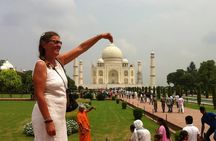 Full-Day Taj Mahal Agra Tour from Bangalore with Return Flight 