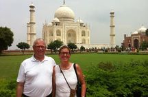 Full-Day Taj Mahal Agra Tour from Bangalore with Return Flight 