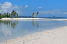 - Comfortable boat for cruising in Phang Nga Bay - The "Must-Do"! 