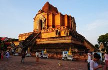 Half-Day Private Night Tour by Tuk Tuk in Chiang Mai City 