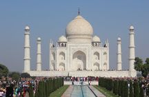 Full-Day Taj Mahal Agra Private Tour from Chennai with Flights