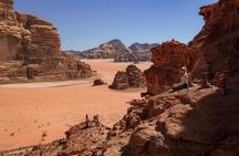 Wadi Rum: Explorer 5 Hour Jeep Tour PASS + Bedouin Tent + Meal
