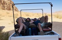 Private full day jeep tour in the desert
