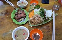 Local Food Tour Strolling with Destine