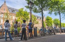 Amsterdam Small-Group Walking Tour with Typical Dutch Pancake 