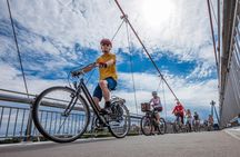 Bike tour Frankfurt: city tour by bike to Skyline, Goethe, and apple wine