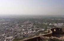 Udaipur Sightseeing Day Tour with Professional Guide and Driver