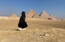 Full-Day Private Guided Camel Ride, Museum & Pyramids Tour in Cairo