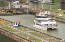 Stopover in Panama: 3 Days / 2 Nights with Canal, City and Transfers