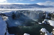 4x4 MiniBus Tour Lake Myvatn, Dettifoss,Selfoss, Godafoss and Nature Baths 