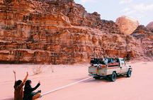 Full Day Jeep Tour in Wadi Rum (incl. Bedouin picnic lunch)
