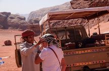 Half day Jeep Tour in Wadi Rum incl. water and Bedouin tea
