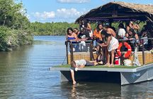 Freaky Tiki Boat Bayou Tour -7 miles from quarter w/ Bathrooms 