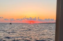 Dreamy Cruise sunset tour with dinner and unlimited wine!