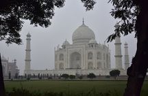 Private Taj Mahal and Mathura tour from Delhi to by car