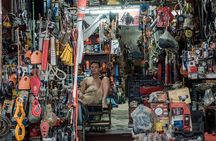 Into the Thieves Market Hanoi Photo Tour