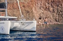 Santorini Oia: Caldera Luxury Sunset Cruise with BBQ & Drinks