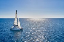 Santorini: Caldera Private Catamaran Cruise with Meal & Drinks