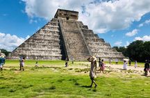 Chichén Itzá Premium and 2 Mayan Cenotes Full Day Tour