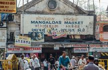 Private Local Market Tour and Local Street Food Tour in Mumbai