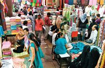 Private Local Market Tour and Local Street Food Tour in Mumbai