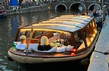 Amsterdam Boat tour with Unlimited Drinks available at checkin