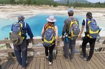 6-Mile Geyser Hiking Tour in Yellowstone with Lunch