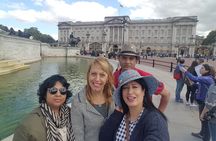 Westminster Abbey Private Tour with a Walk in the Heart of London