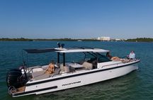 Miami Bay Discovery Private Yacht Cruise with Captain 