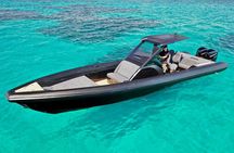 Santorini Caldera: Private Cruise with Speed Boat & Open Bar