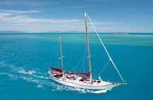 Lady Enid Sailing and Snorkeling Day Trip including Whitehaven Beach